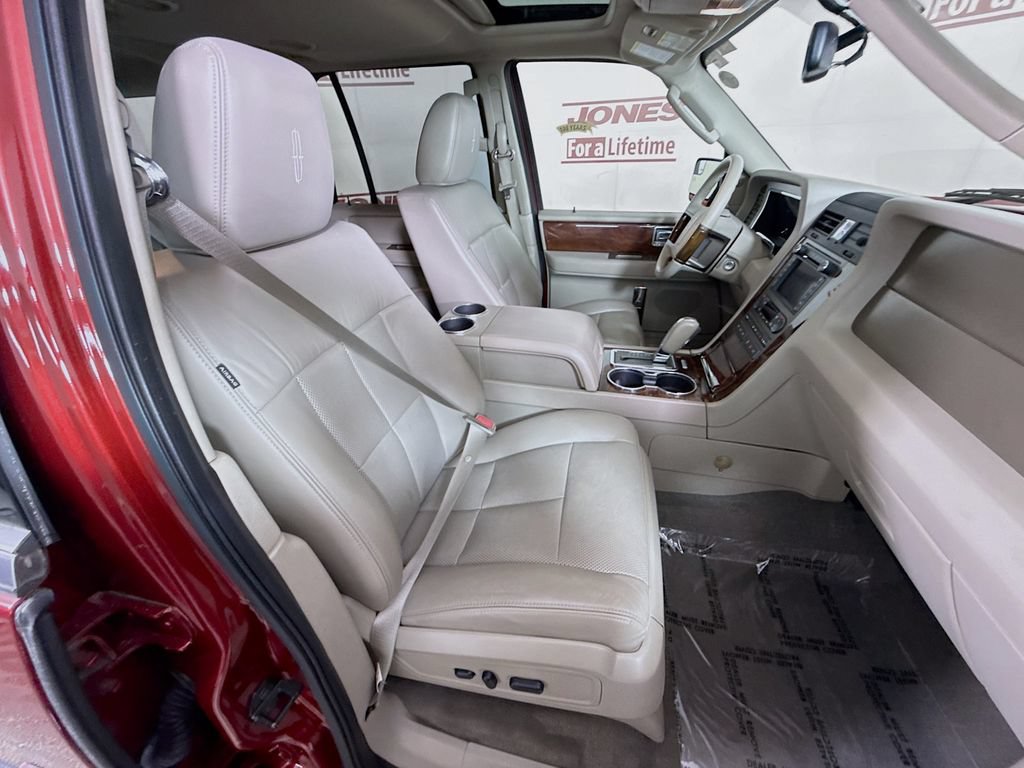 Used 2013 Lincoln Navigator 2WD w/ HD Trailer Tow Pkg image 35