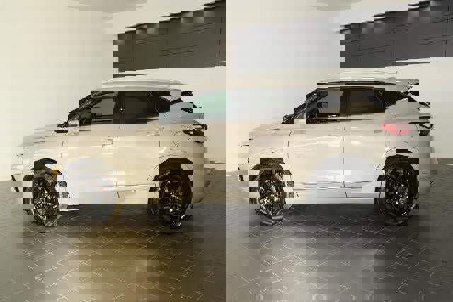 Used 2021 Chevrolet Blazer Premier w/ Driver Confidence II Package image 2