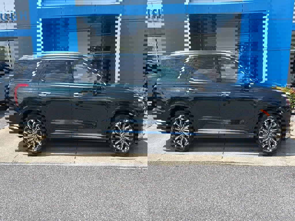 Used 2024 Hyundai Palisade Calligraphy image 3