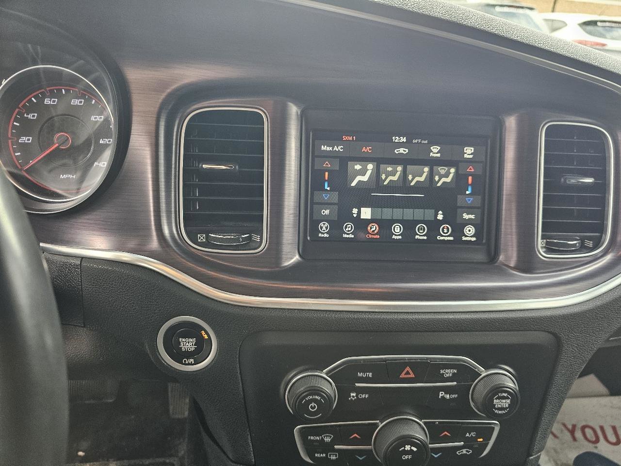 Used 2018 Dodge Charger SXT RWD image 25