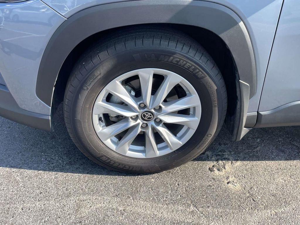 Used 2024 Toyota Corolla Cross LE FWD image 27