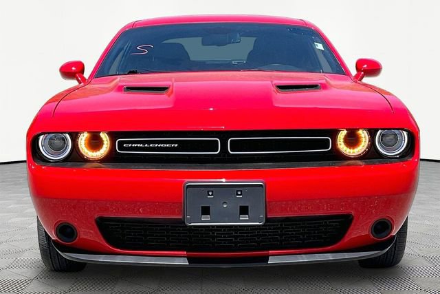 Used 2023 Dodge Challenger SXT image 2