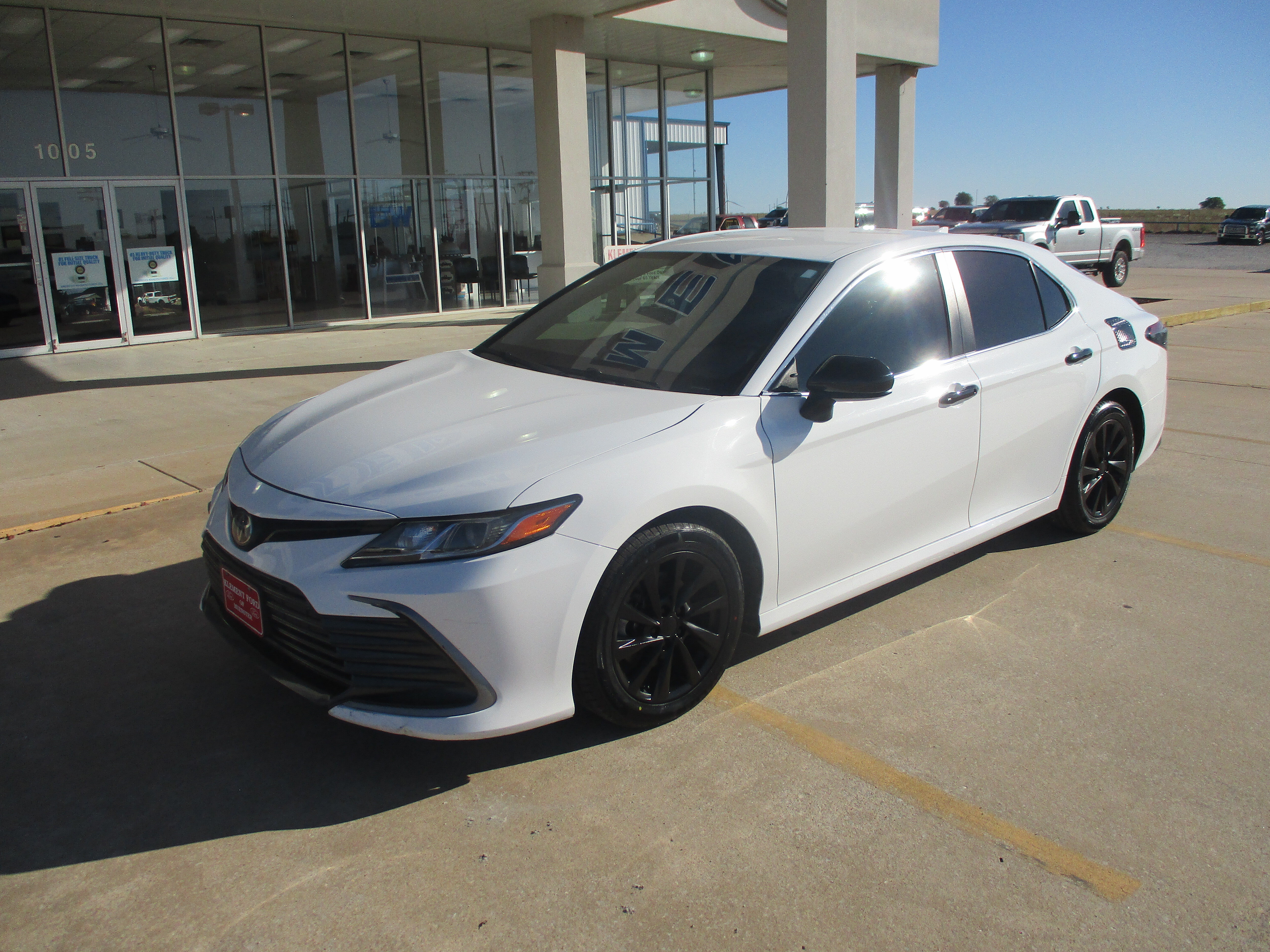 Used 2023 Toyota Camry LE FWD image 2