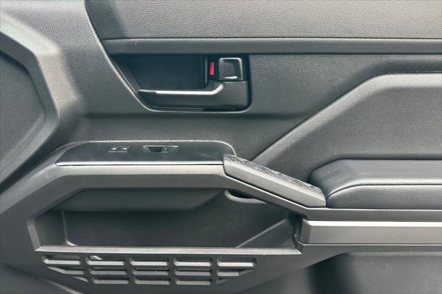 Certified 2025 Toyota Tacoma SR5 image 18