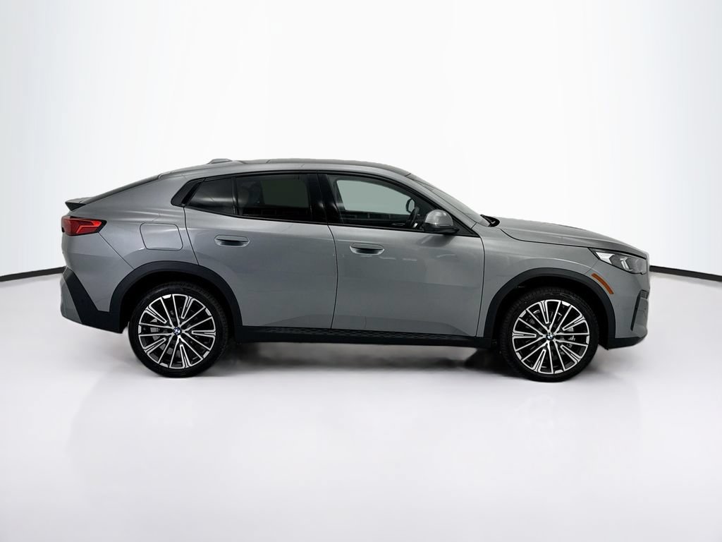 Used 2026 BMW X2 xDrive28i AWD/4WD image 4