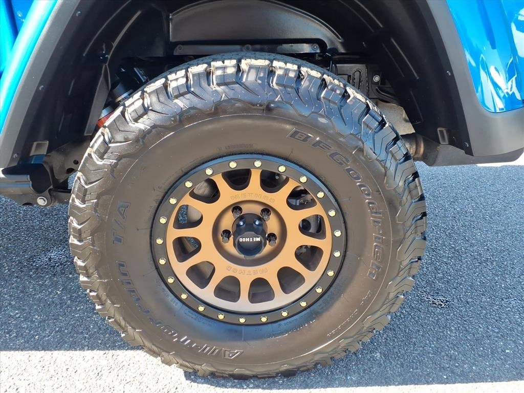 Used 2020 Jeep Gladiator Mojave w/ Dual Top Group image 17