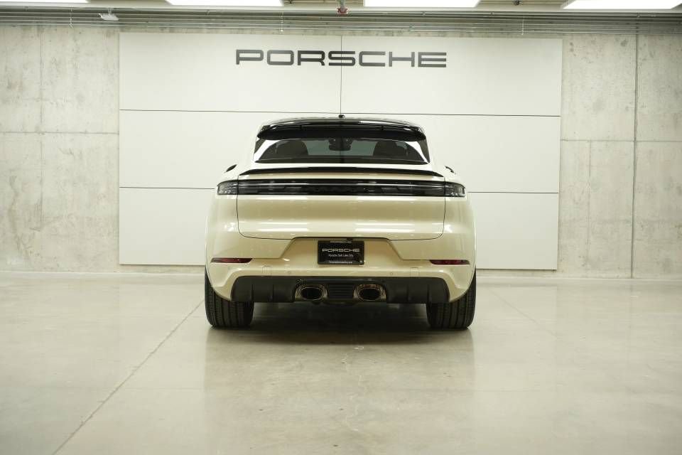 New 2026 Porsche Cayenne GTS image 6