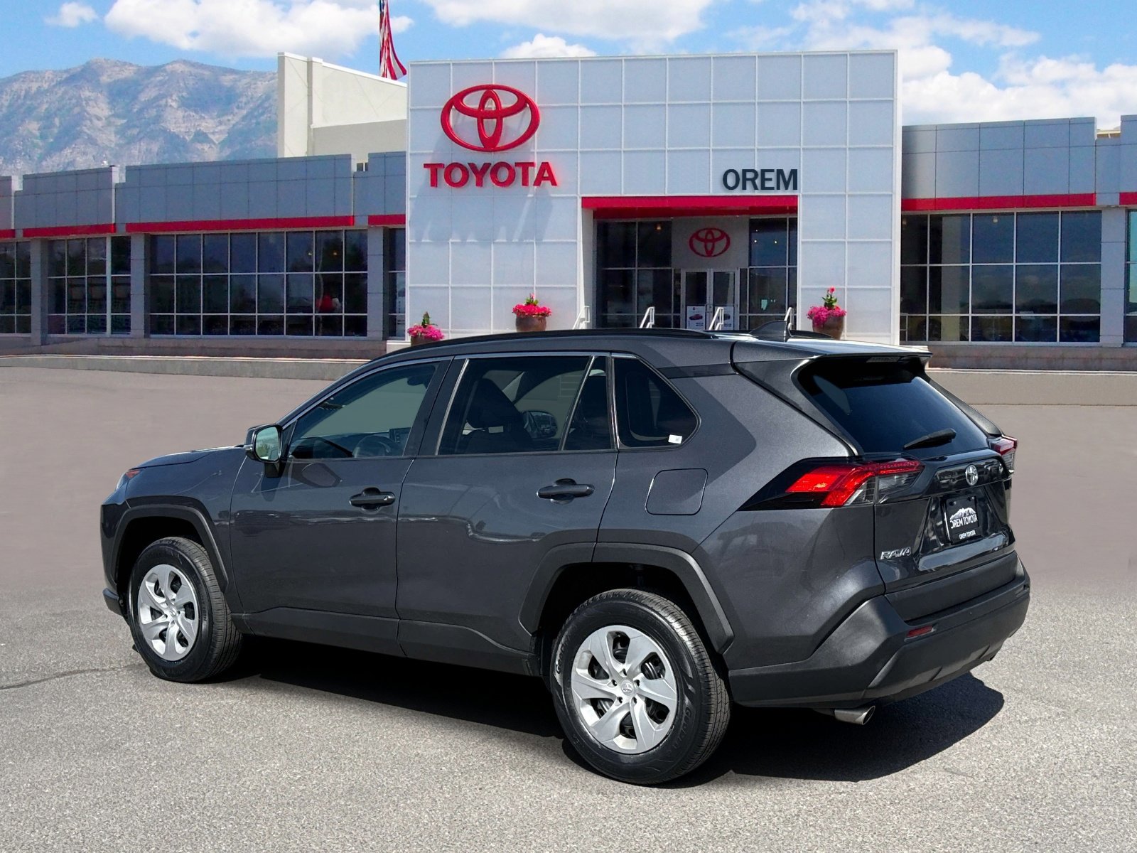 Used 2020 Toyota RAV4 LE w/ All Weather Liner Package FWD image 5
