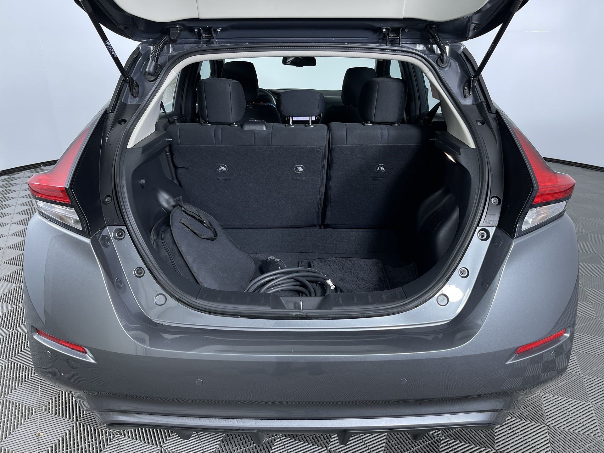 Certified 2025 Nissan Leaf SV Plus FWD image 25
