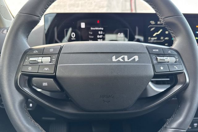 Certified 2025 Kia K4 EX image 28