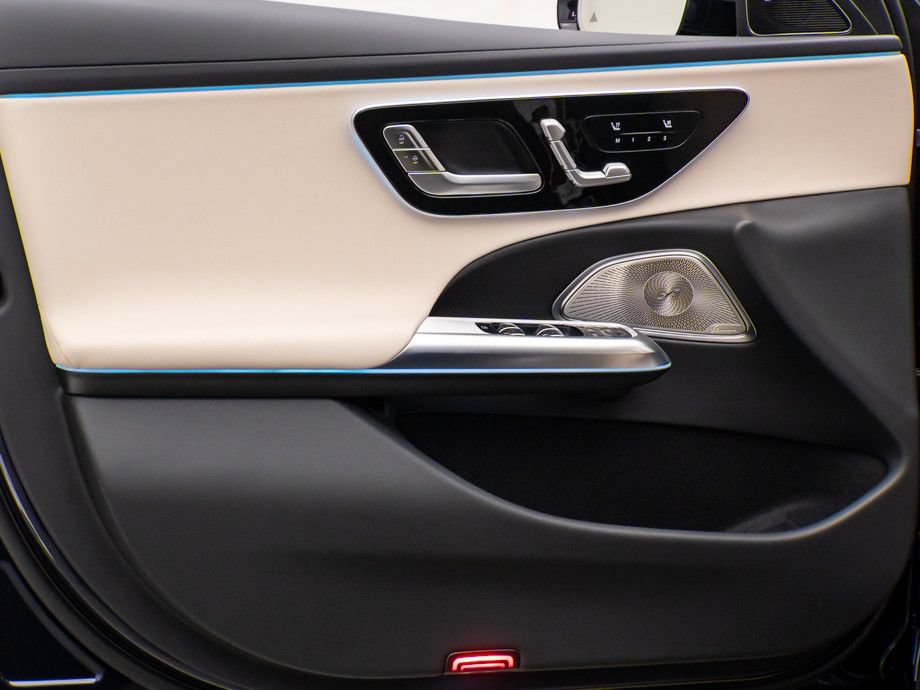 New 2026 Mercedes-Benz E 350 4MATIC Sedan image 14