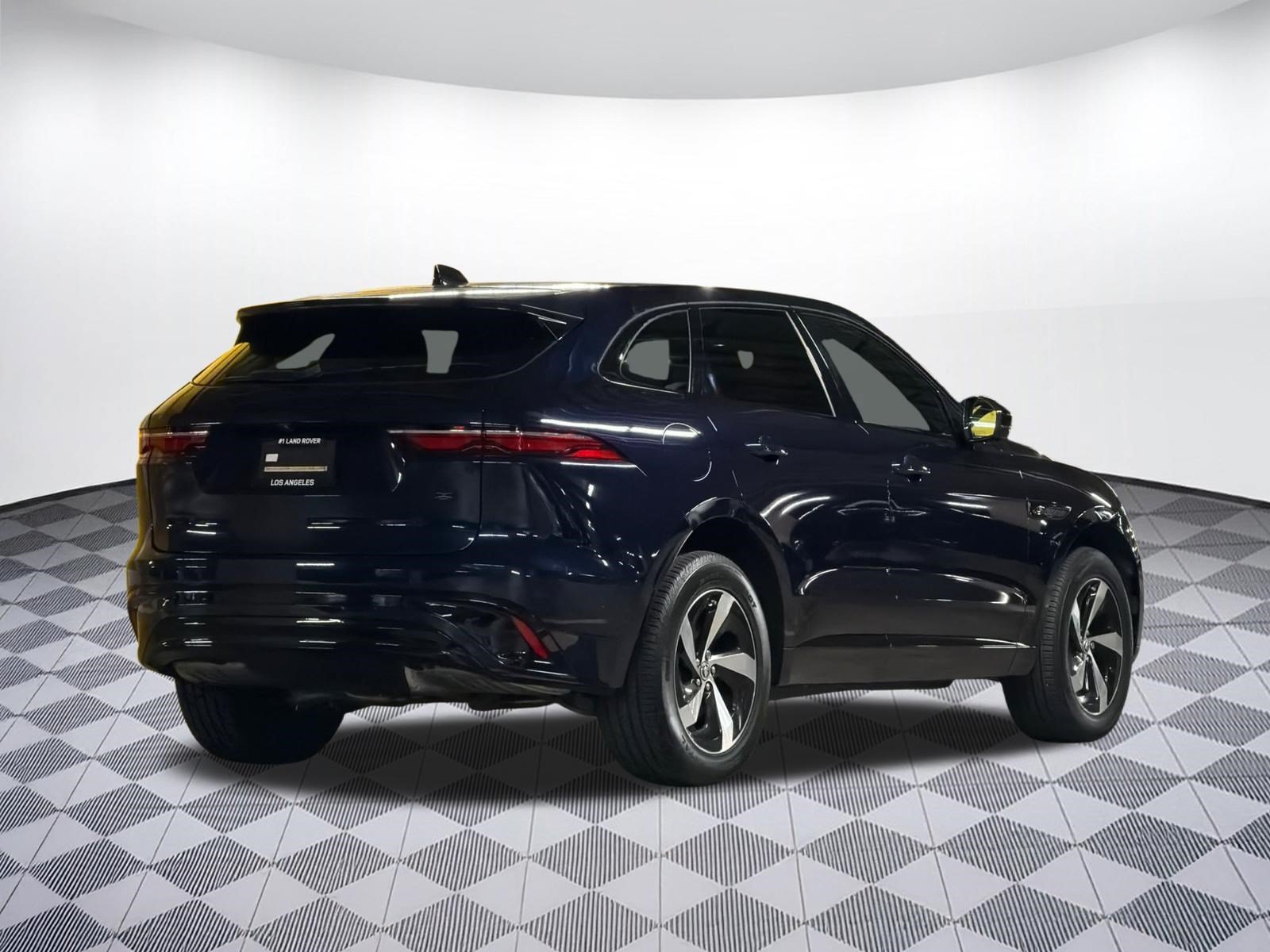Used 2026 Jaguar F-PACE R-Dynamic S AWD/4WD image 9