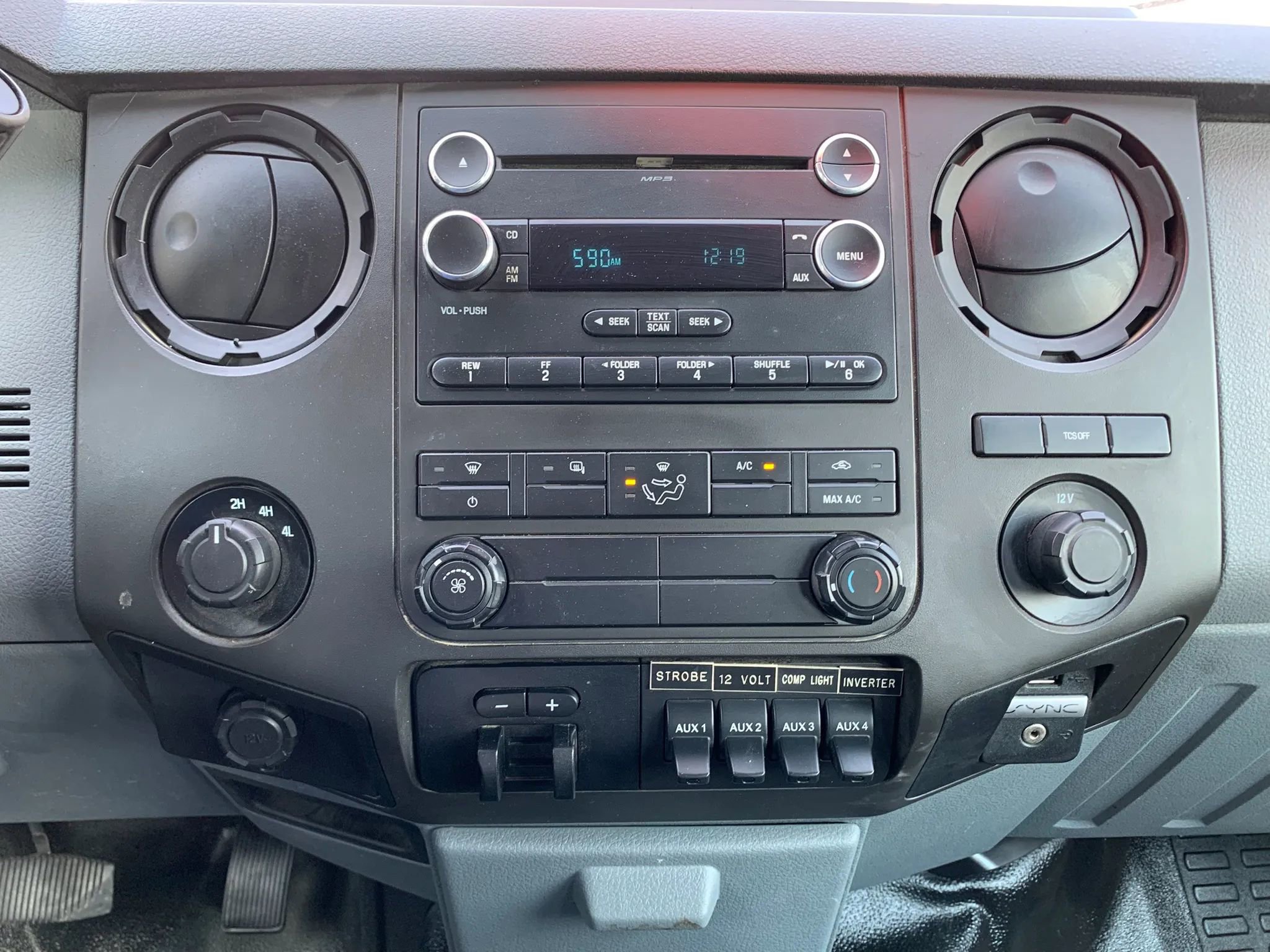 Used 2016 Ford F550 4x4 Crew Cab Super Duty image 16