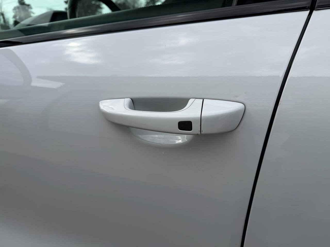 Used 2014 Porsche Cayenne Platinum Edition image 9