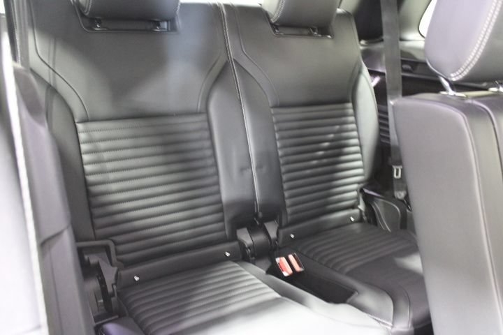 Used 2021 Land Rover Discovery S R-Dynamic AWD/4WD image 31