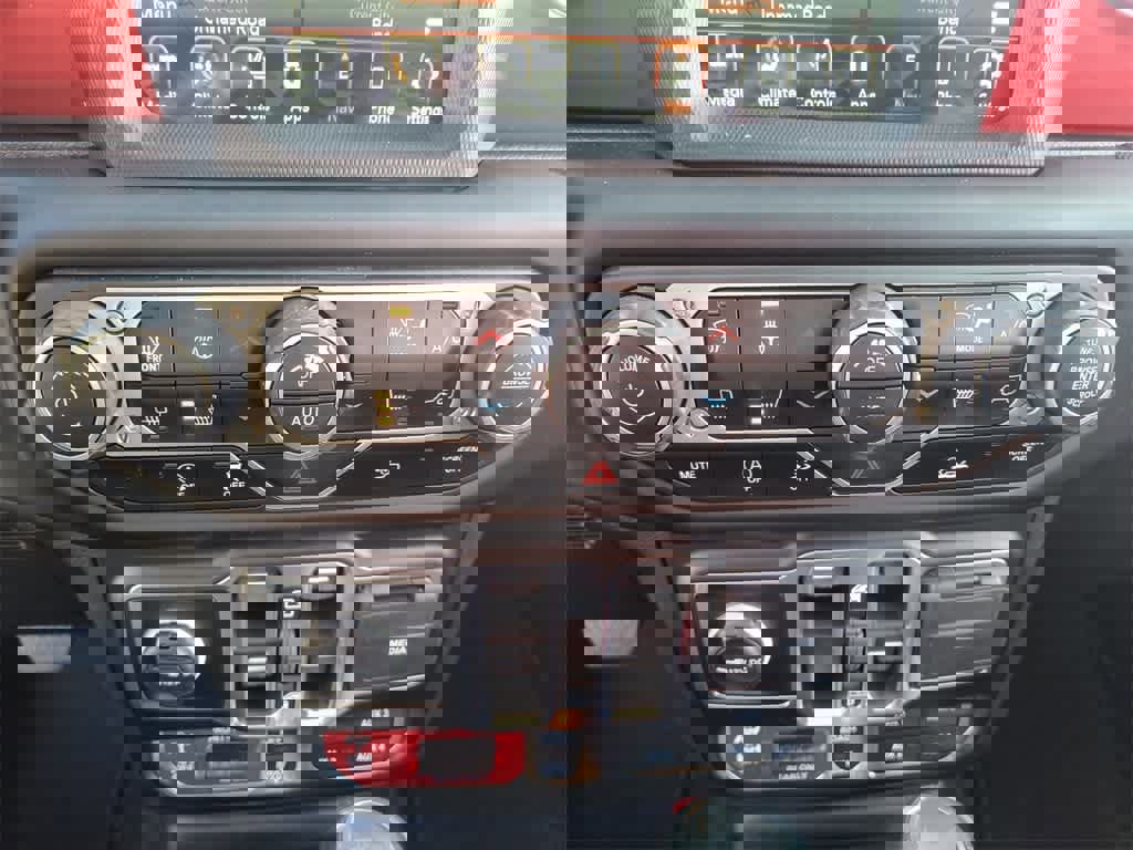 Used 2023 Jeep Wrangler Unlimited Rubicon w/ Cold Weather Group image 19