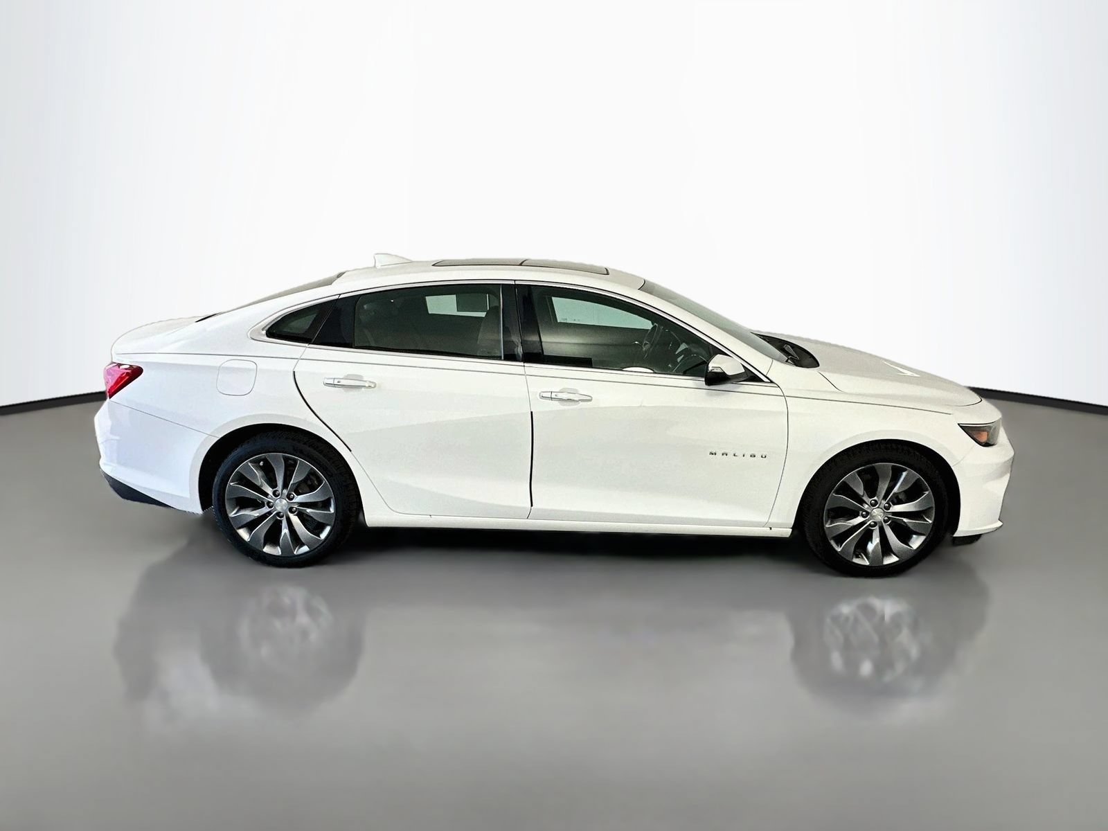 Used 2017 Chevrolet Malibu Premier w/ Premier Sun and Wheel Package FWD image 8