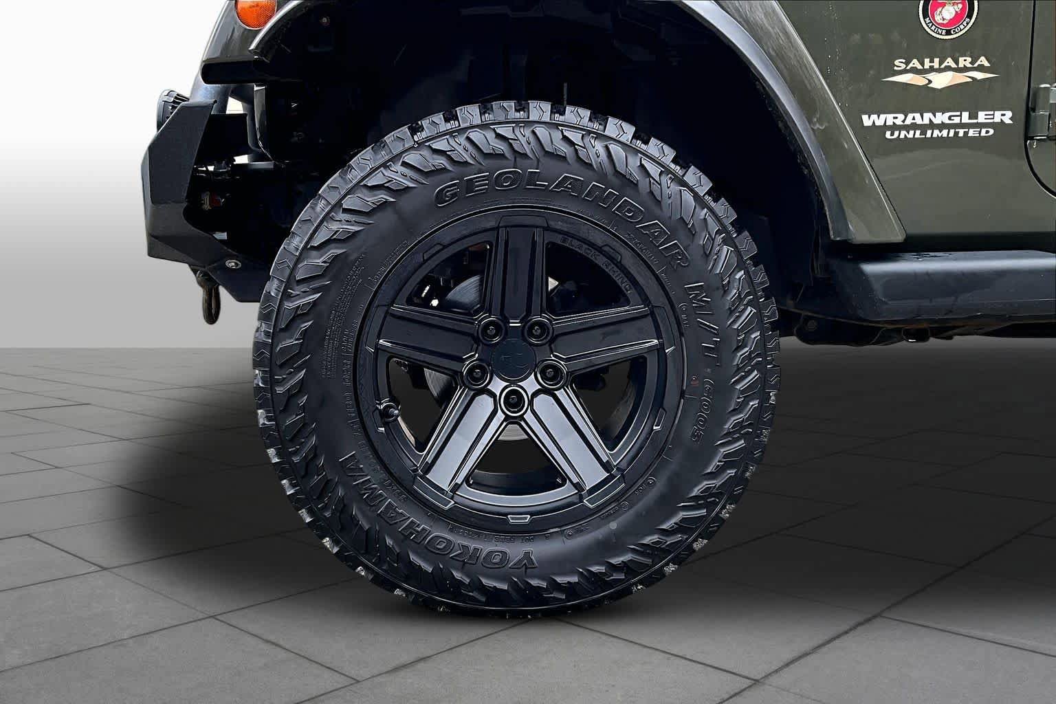 Used 2015 Jeep Wrangler Unlimited Sahara w/ Dual Top Group AWD/4WD image 11