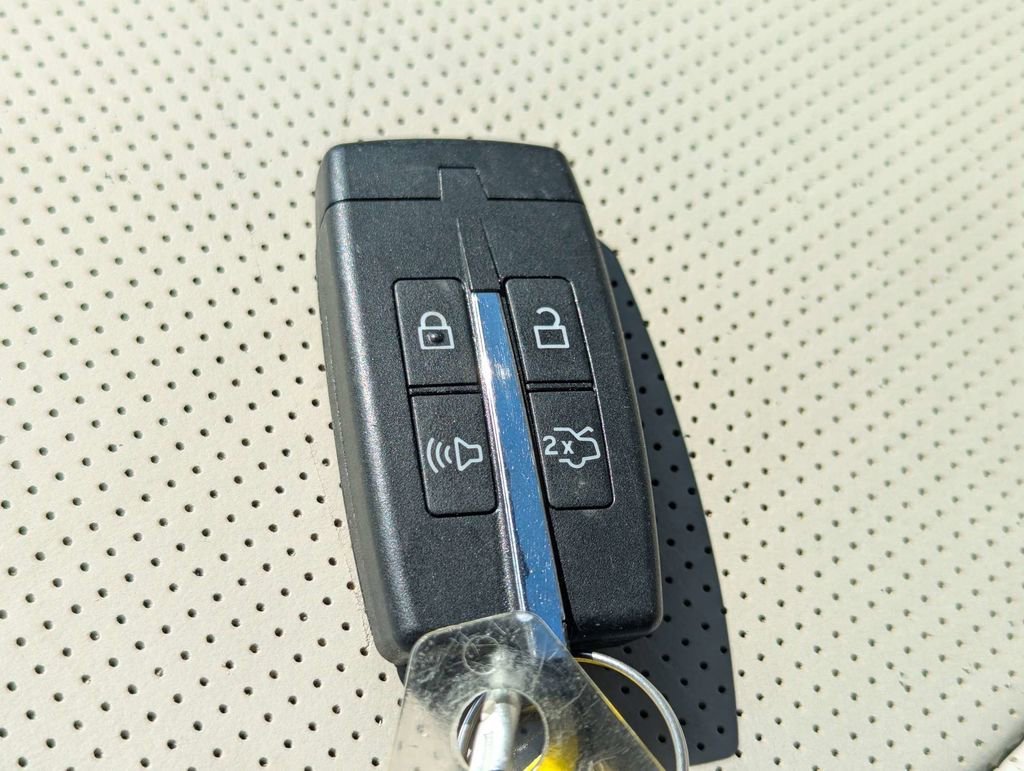 Used 2012 Ford Taurus Limited image 28