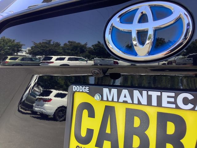 Used 2022 Toyota RAV4 XLE AWD/4WD image 28