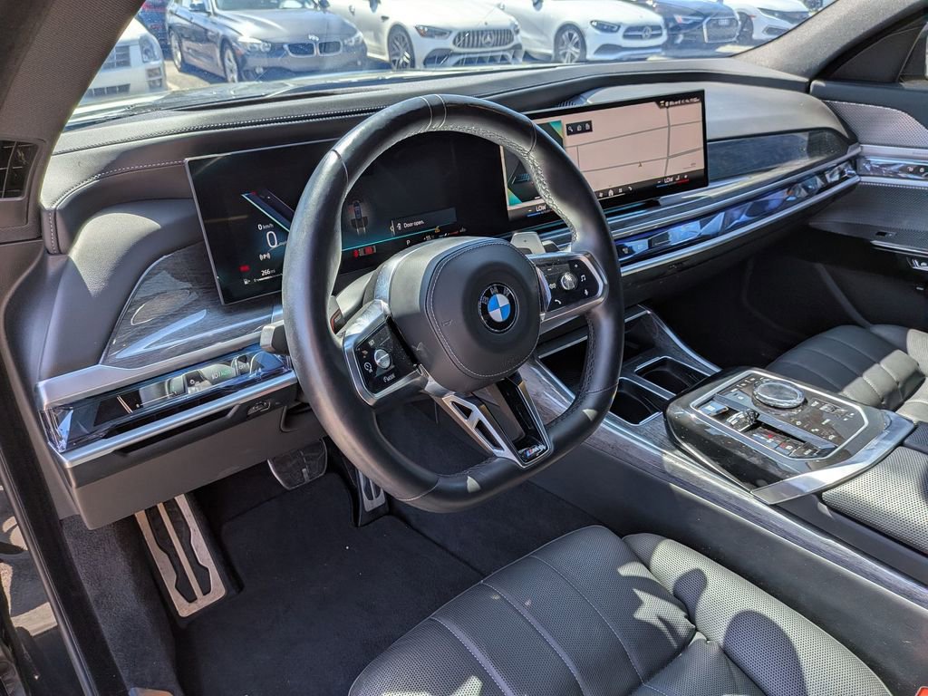 Used 2024 BMW 740i xDrive image 23