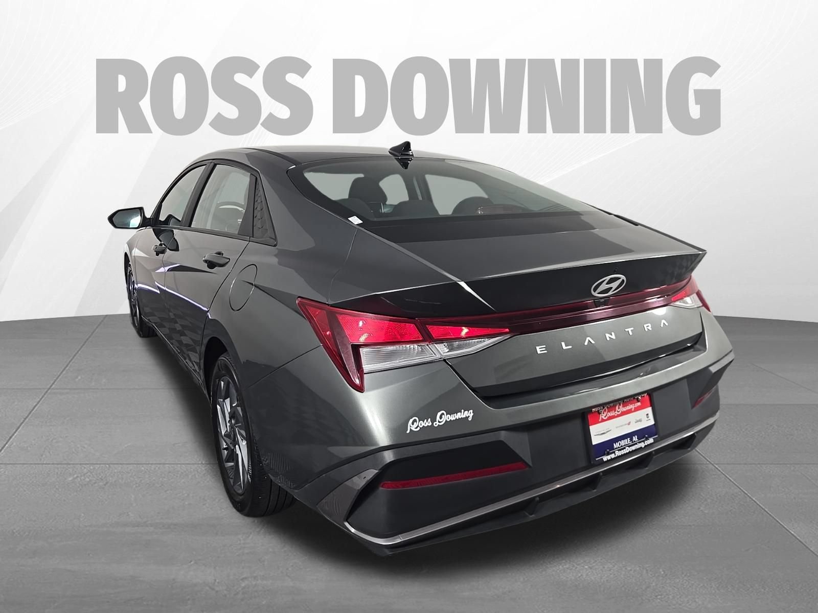 Used 2024 Hyundai Elantra SEL FWD image 6
