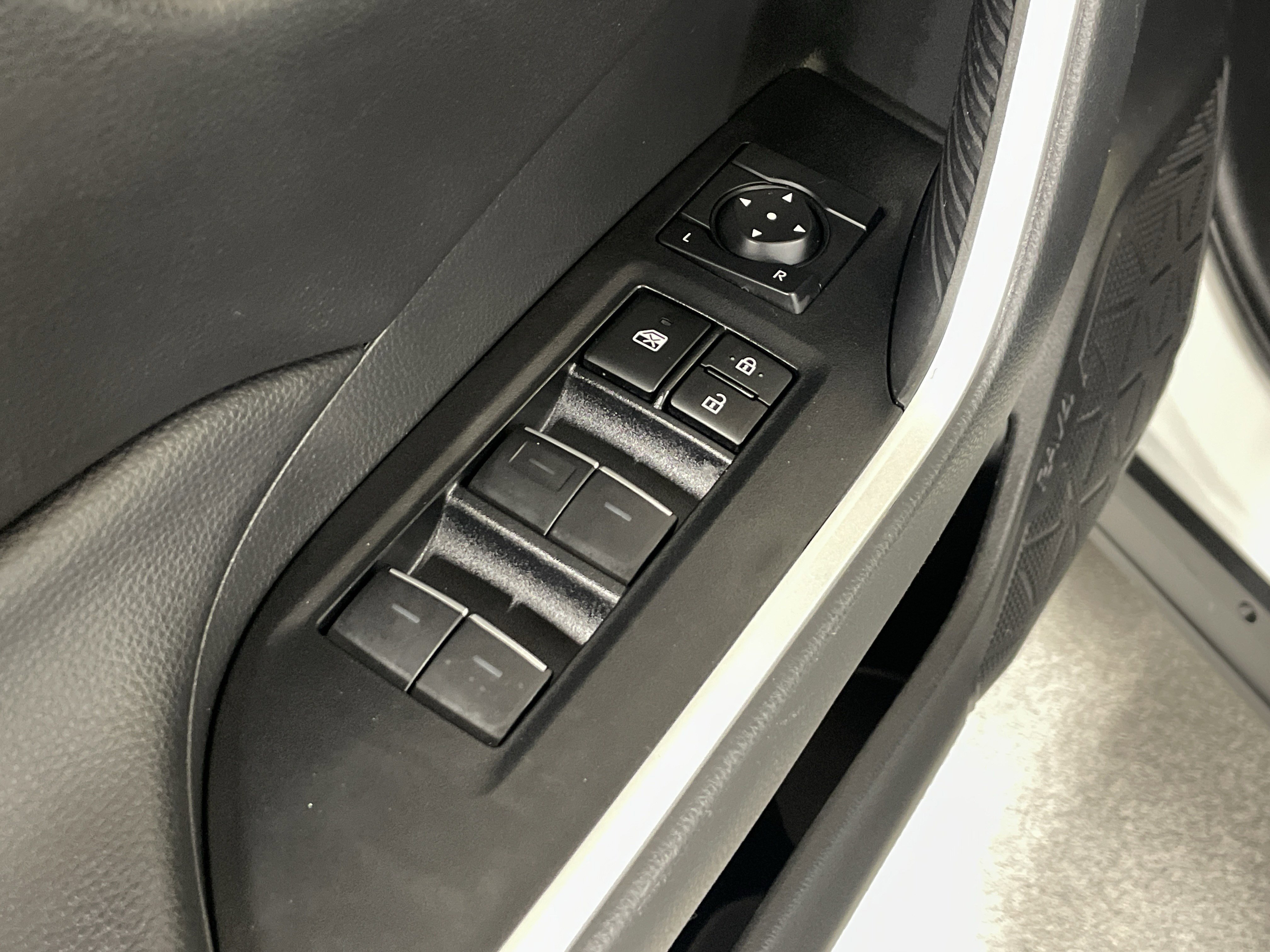Used 2023 Toyota RAV4 XLE w/ Convenience Package FWD image 15