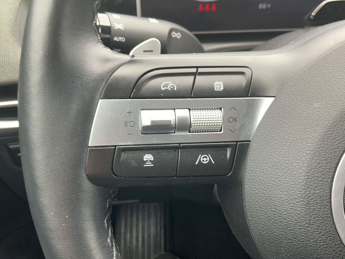 Certified 2025 Hyundai Santa Cruz Limited AWD/4WD image 19
