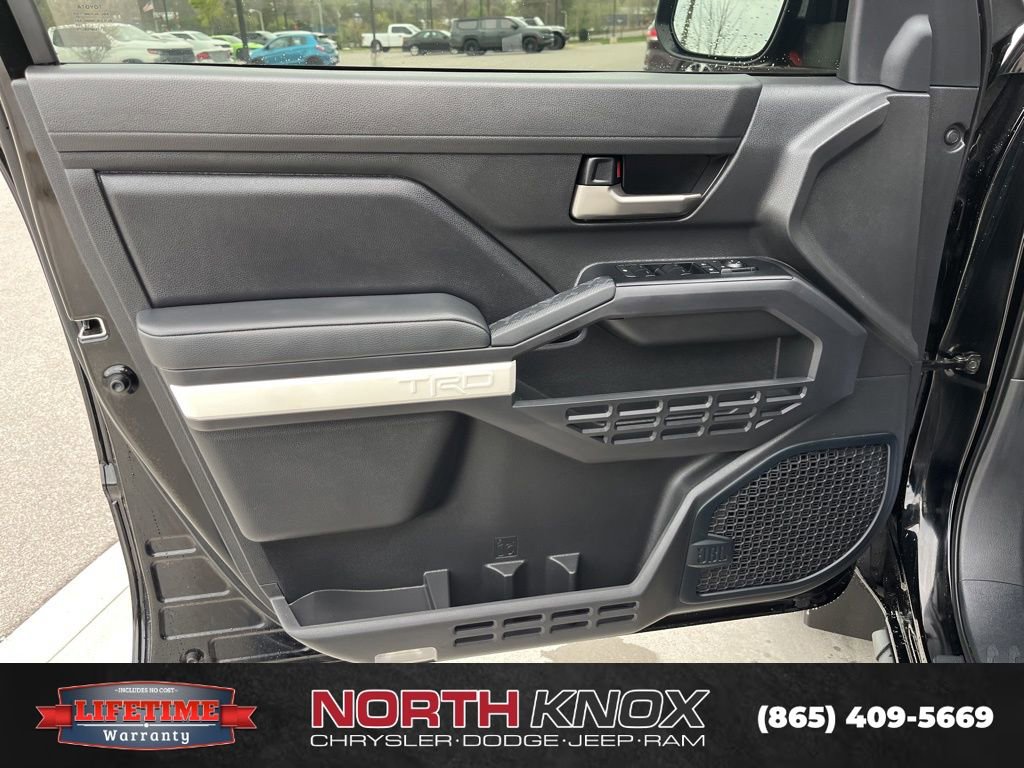 Used 2024 Toyota Tacoma TRD Sport w/ TRD Sport Upgrade Package image 5