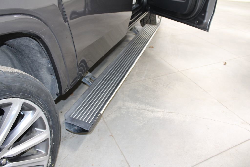 Used 2023 Jeep Grand Wagoneer L Series II image 13