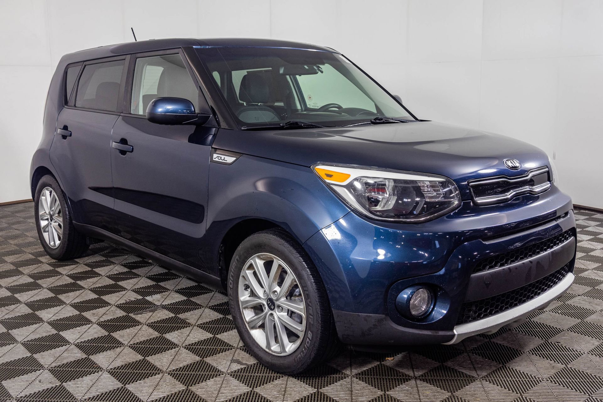 Used 2018 Kia Soul + FWD image 10