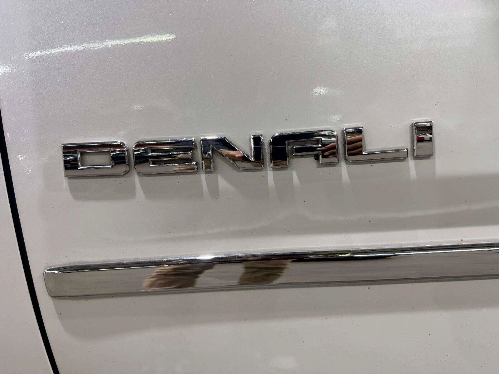 Used 2016 GMC Yukon Denali w/ Open Road Package AWD/4WD image 18