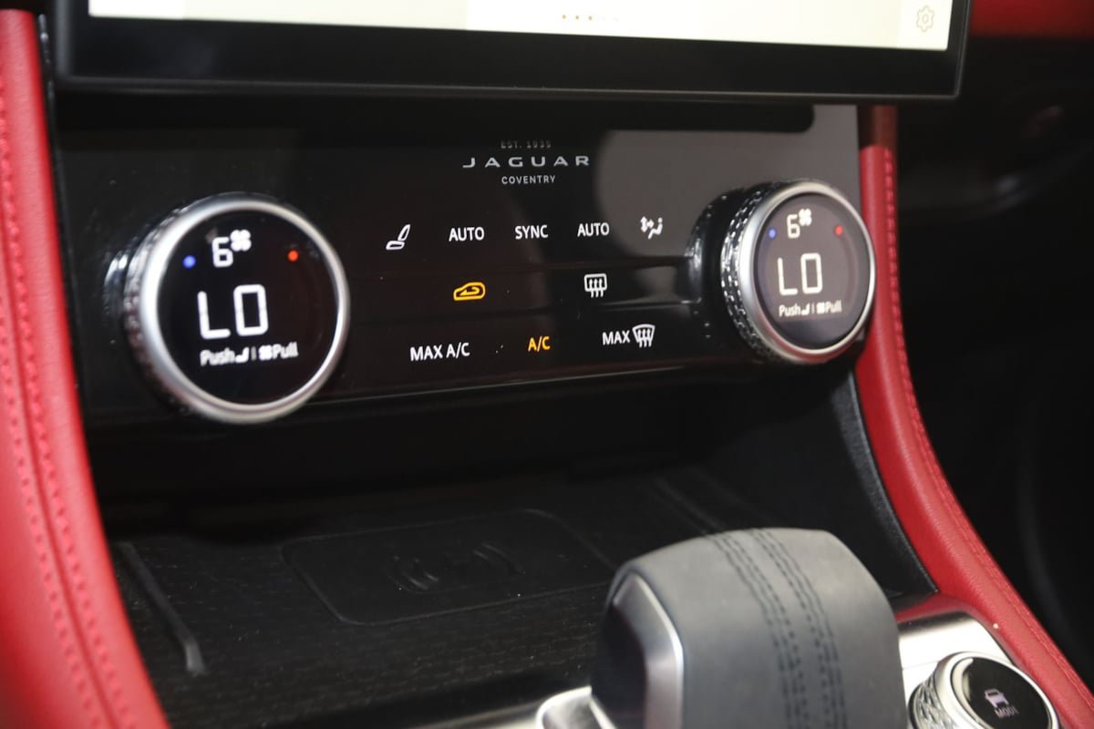 Used 2024 Jaguar F-PACE R-Dynamic S AWD/4WD image 29
