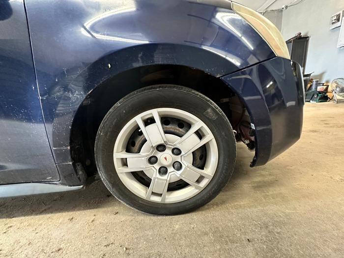 Used 2010 Pontiac Vibe w/ Preferred Package FWD image 19