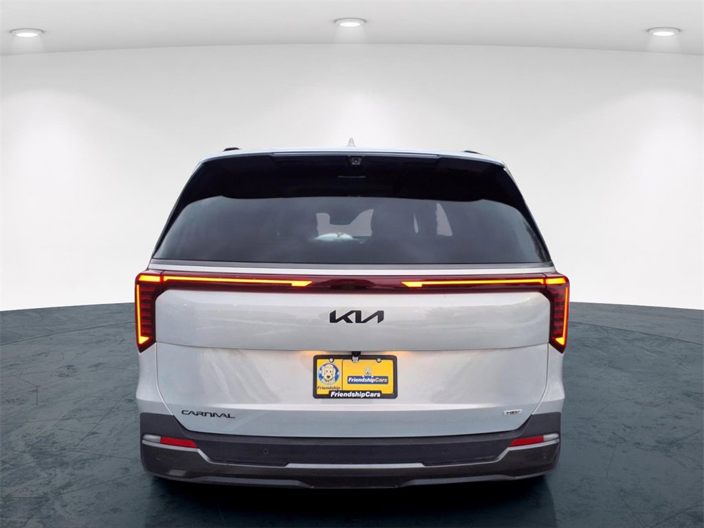 Used 2025 Kia Carnival SX Prestige image 8