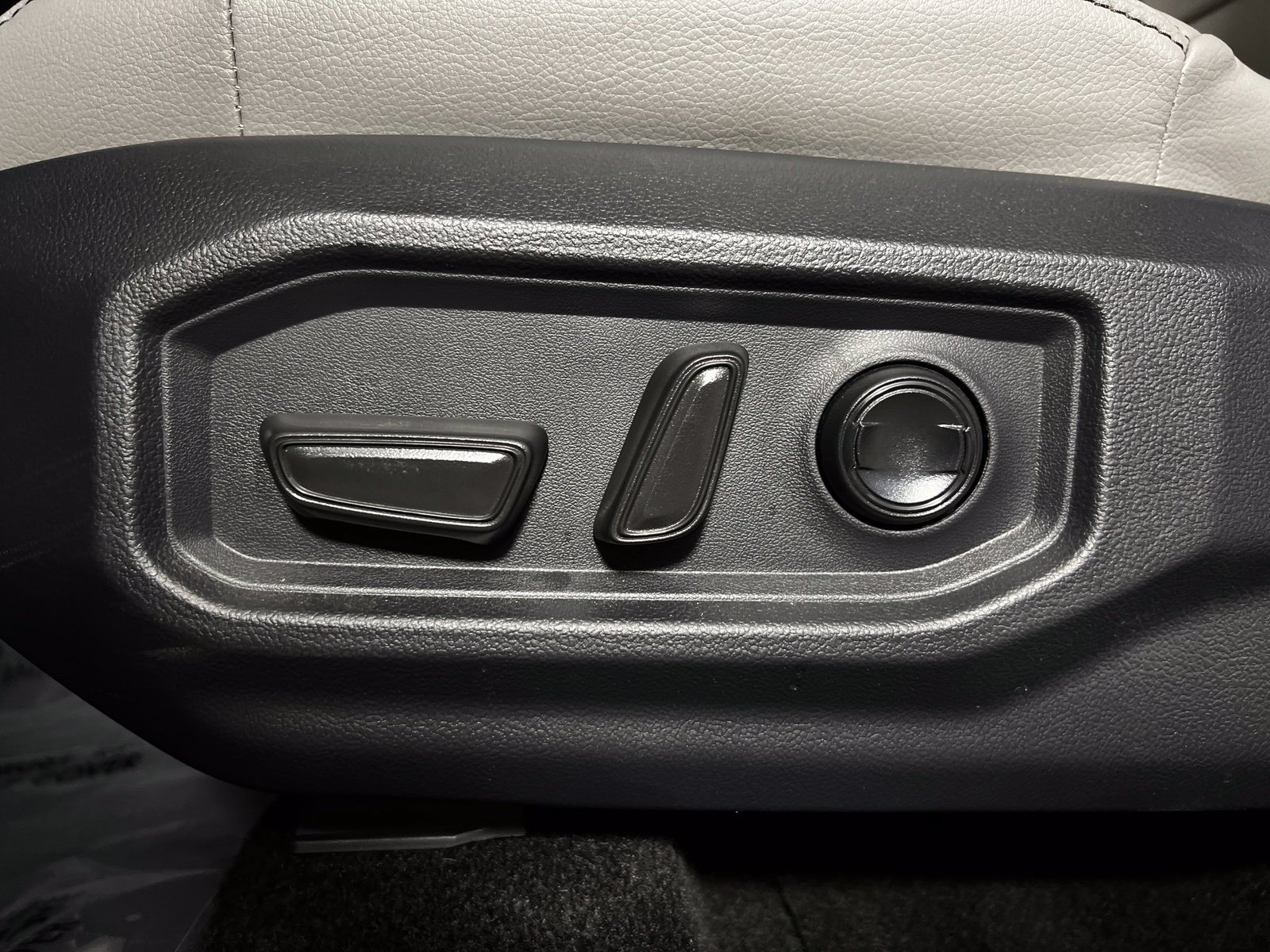 Certified 2026 Toyota Tundra Limited AWD/4WD image 14