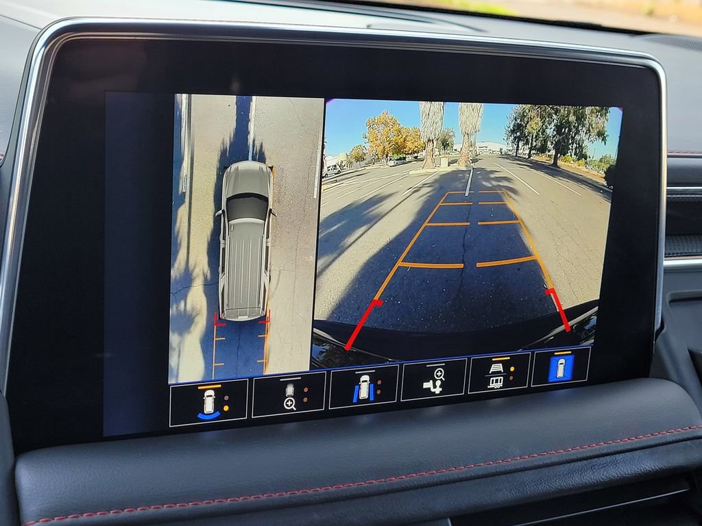 Used 2022 Chevrolet Tahoe RST w/ Luxury Package image 17