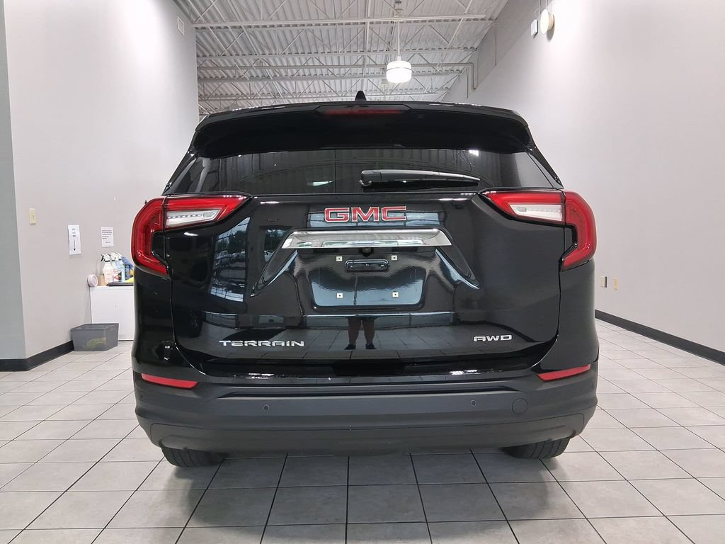 Used 2024 GMC Terrain SLE w/ Driver Convenience Package AWD/4WD image 6