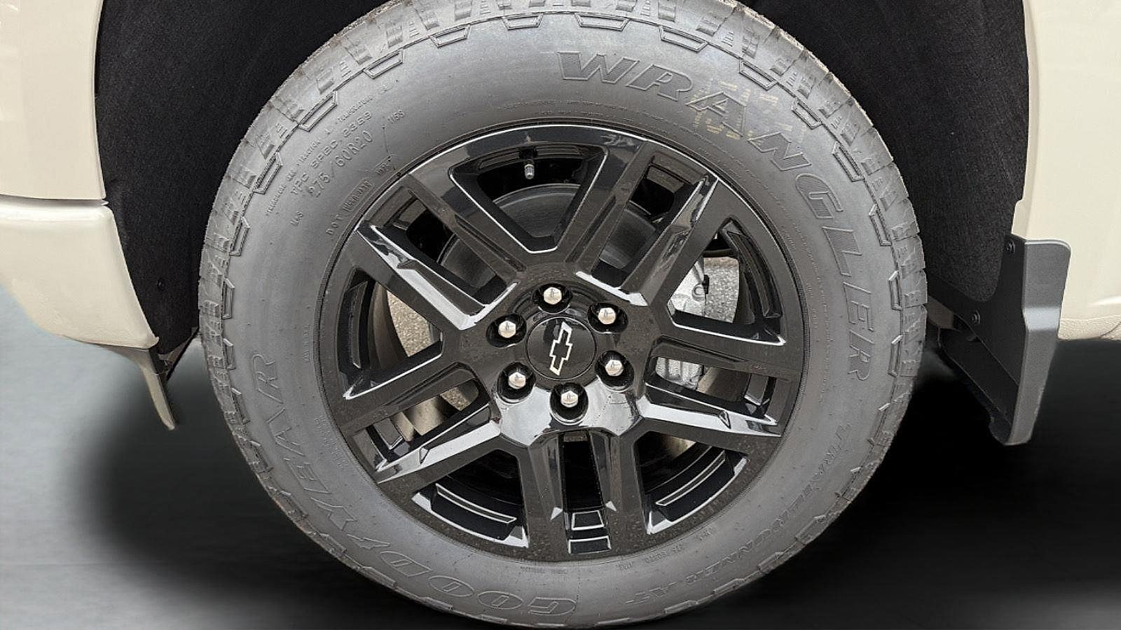 New 2026 Chevrolet Silverado 1500 Custom AWD/4WD image 18