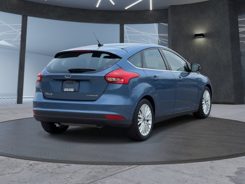 Used 2018 Ford Focus Titanium w/ Titanium Technology Package FWD image 4