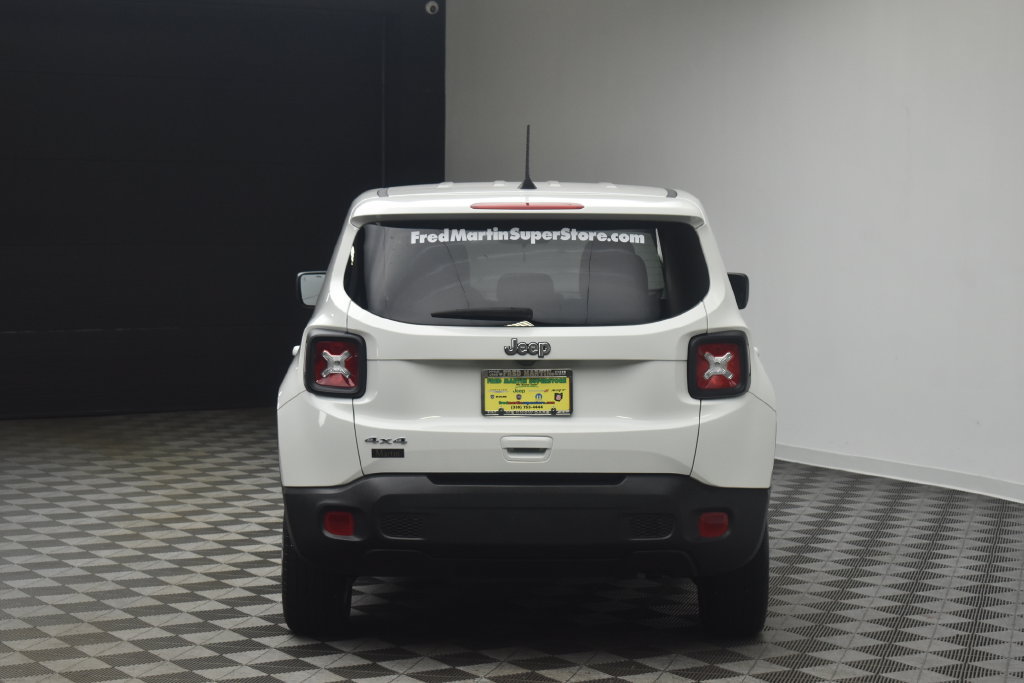 Used 2023 Jeep Renegade Latitude AWD/4WD image 6