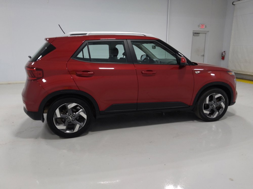 Used 2023 Hyundai Venue SEL FWD image 10