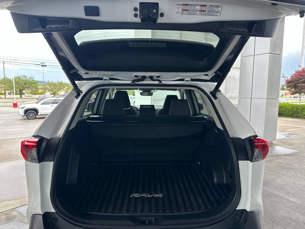 Certified 2021 Toyota RAV4 XLE w/ Convenience Package AWD/4WD image 15