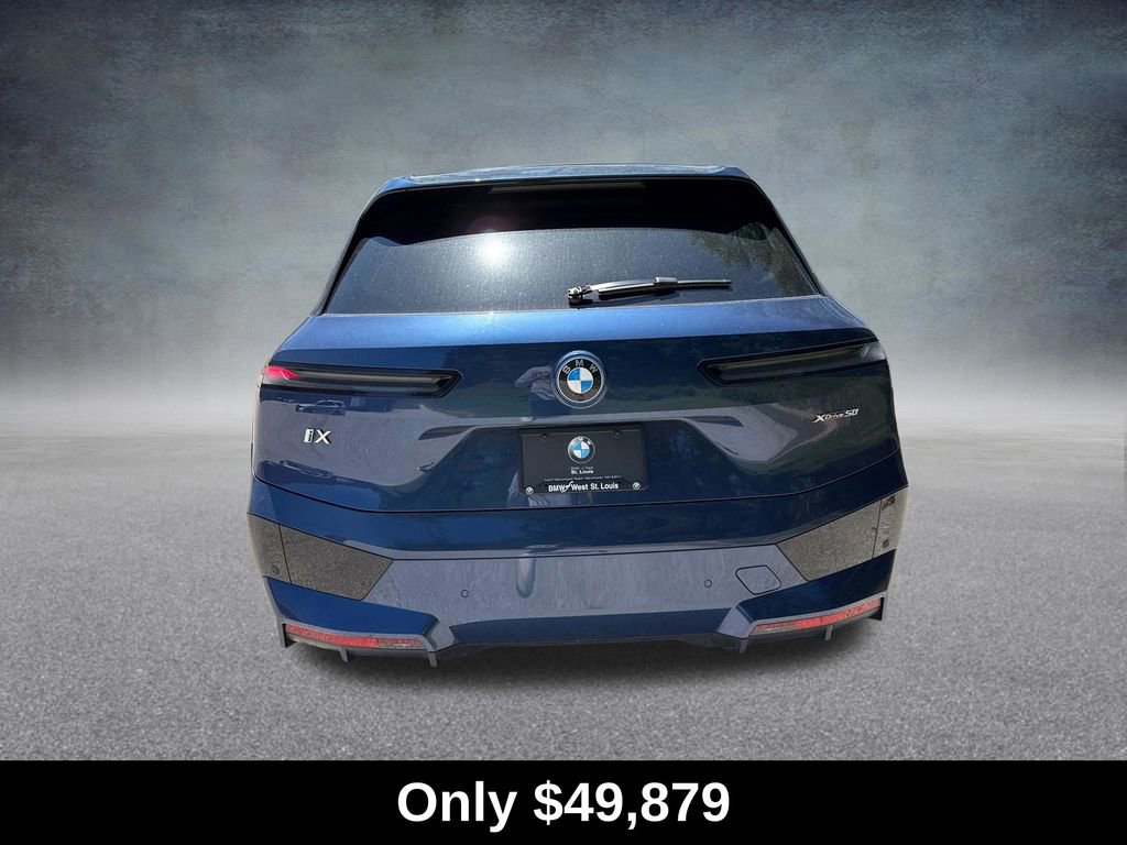 Used 2024 BMW iX xDrive50 w/ Premium Package AWD/4WD image 4