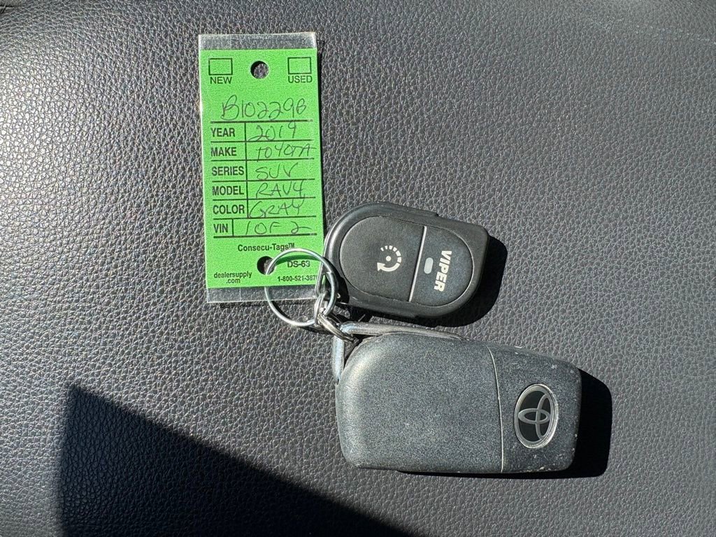 Used 2019 Toyota RAV4 LE w/ Carpet Mat Package image 29