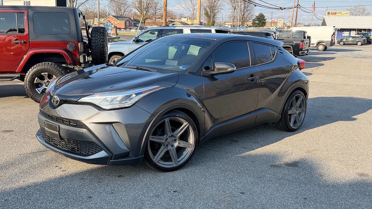 Used 2020 Toyota C-HR XLE image 2