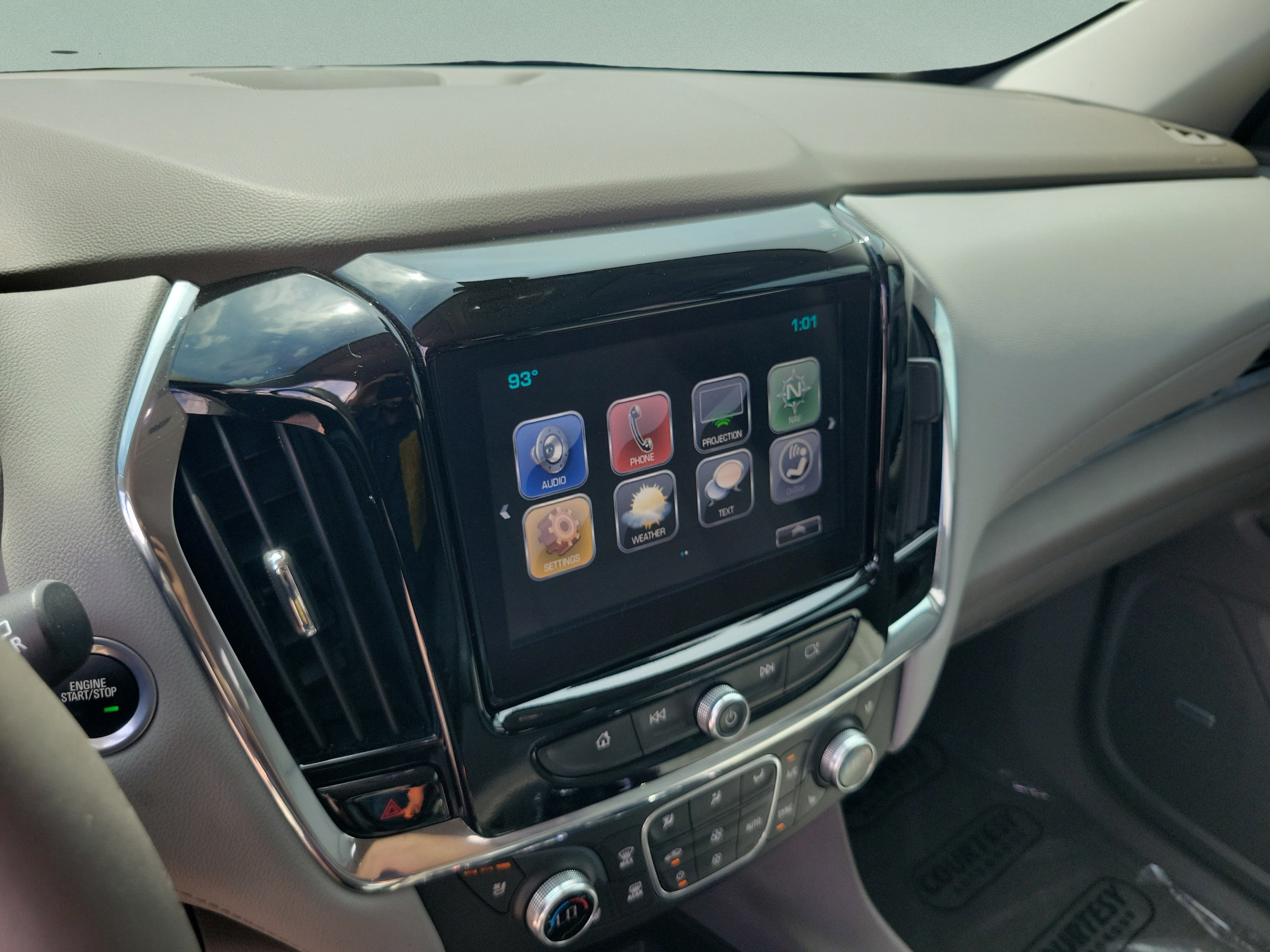 Used 2018 Chevrolet Traverse Premier w/ Driver Confidence II Package FWD image 17