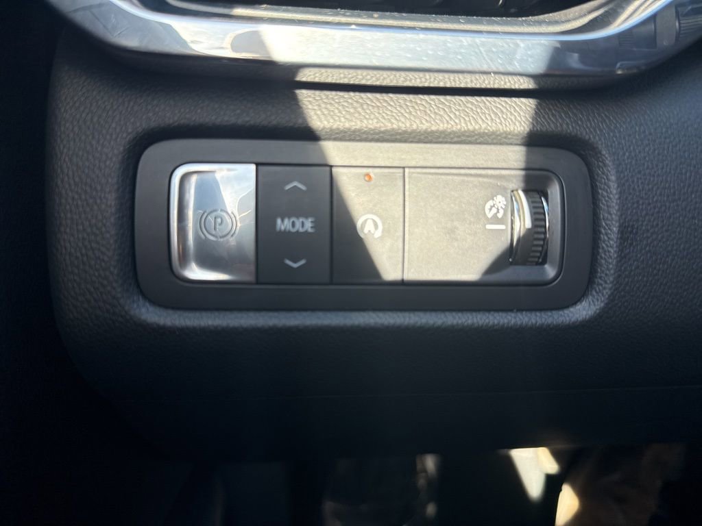 Used 2025 GMC Acadia Elevation FWD image 23