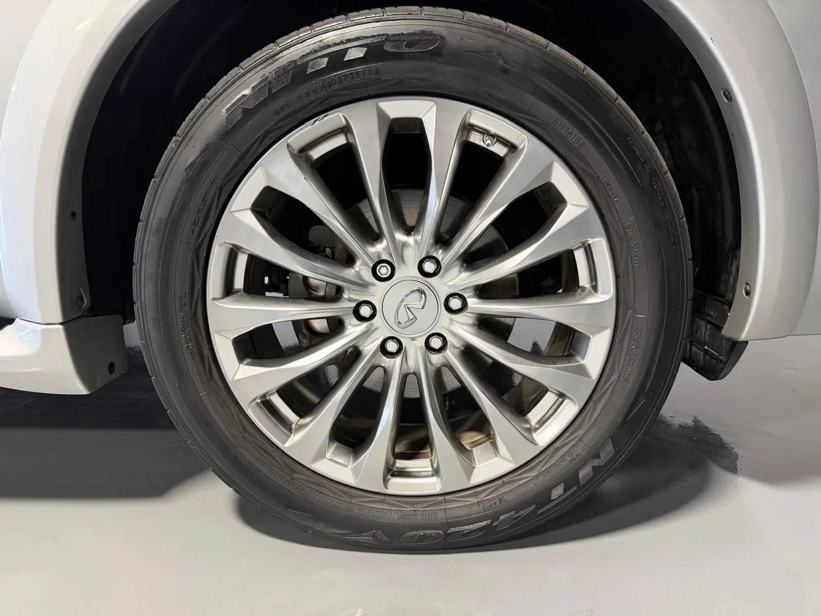 Used 2015 INFINITI QX80 2WD w/ Deluxe Technology Package image 8