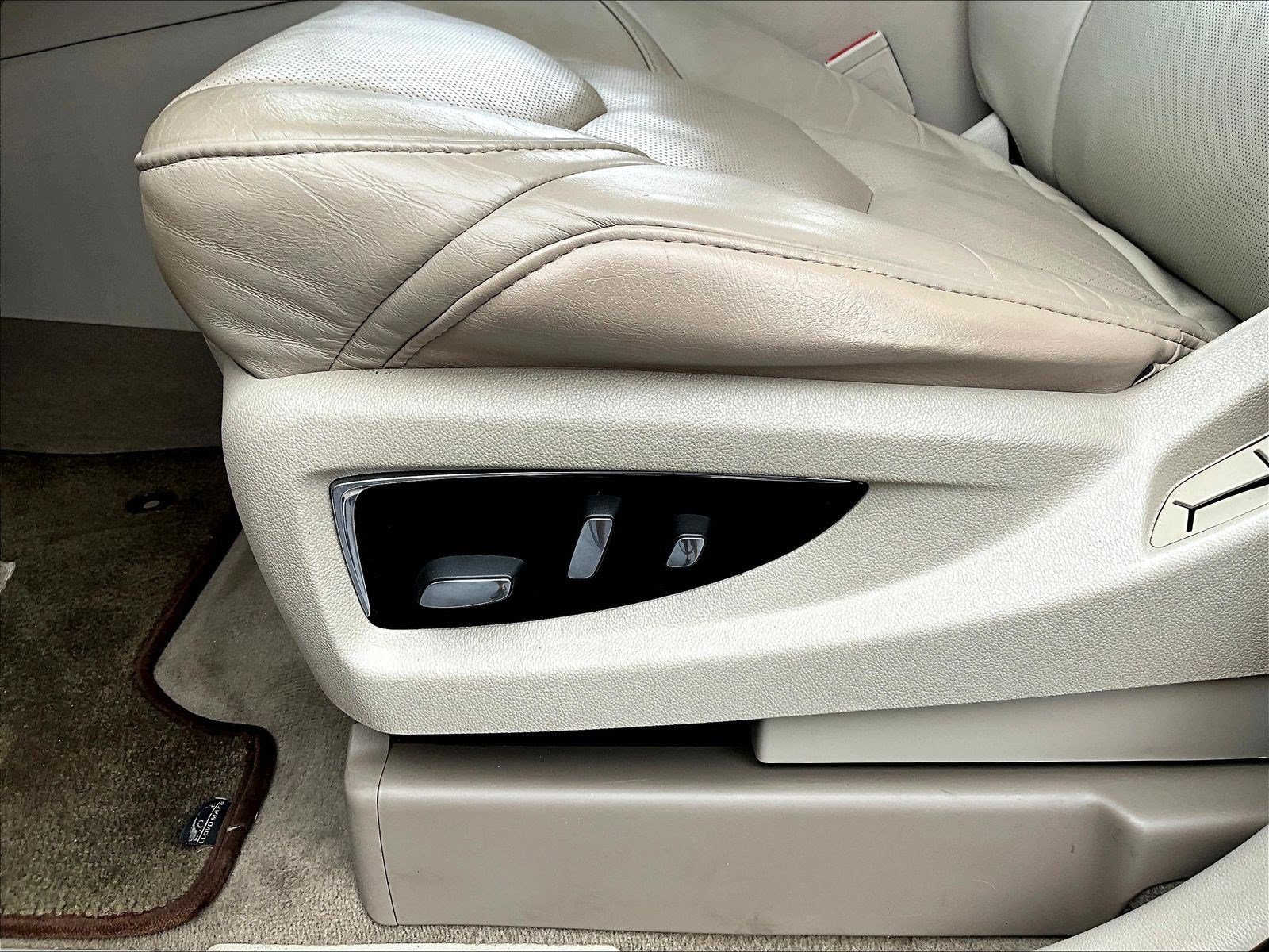 Used 2015 Cadillac Escalade Luxury RWD image 39